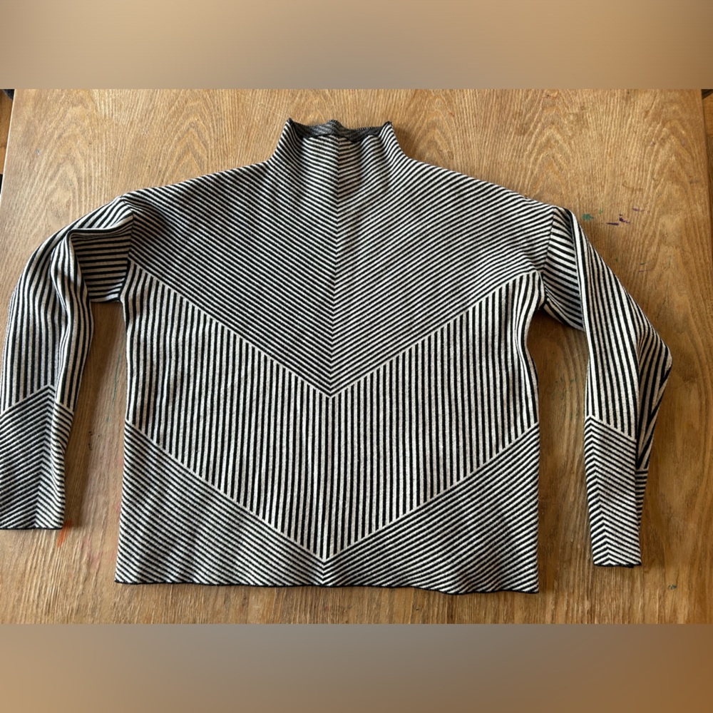 Cynthia Rowly Geometric Sweater Size M